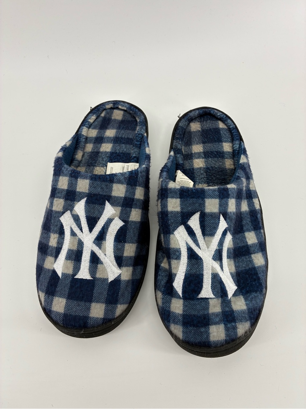 New York Yankees Navy Plaid Slip-On Footie Slippers with Embroidered Logo